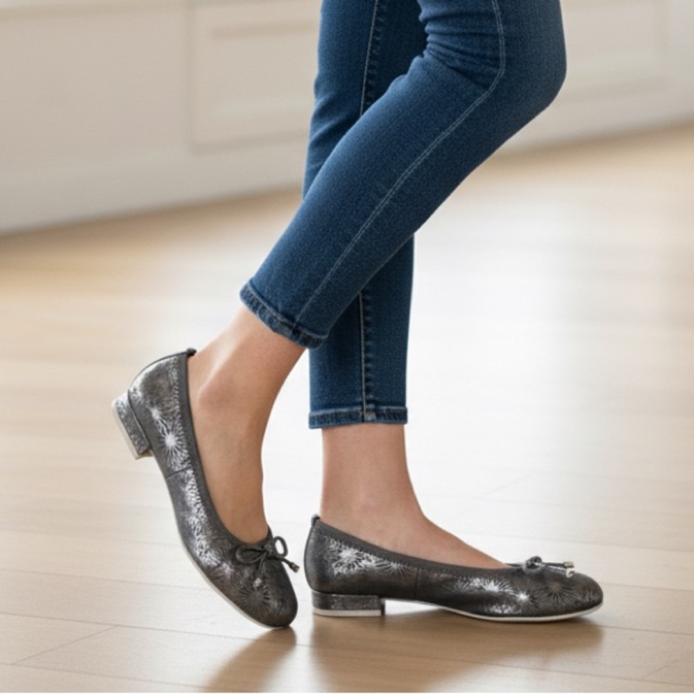 THE FLEXX Pewter Patterned Flats